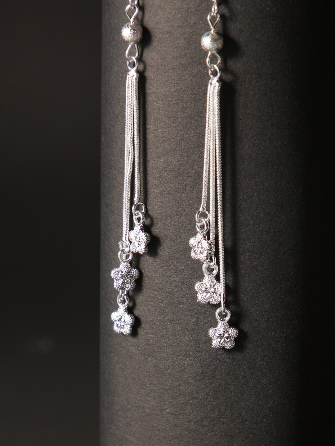 

Zeraki Jewels Silver-Plated Contemporary Drop Earrings