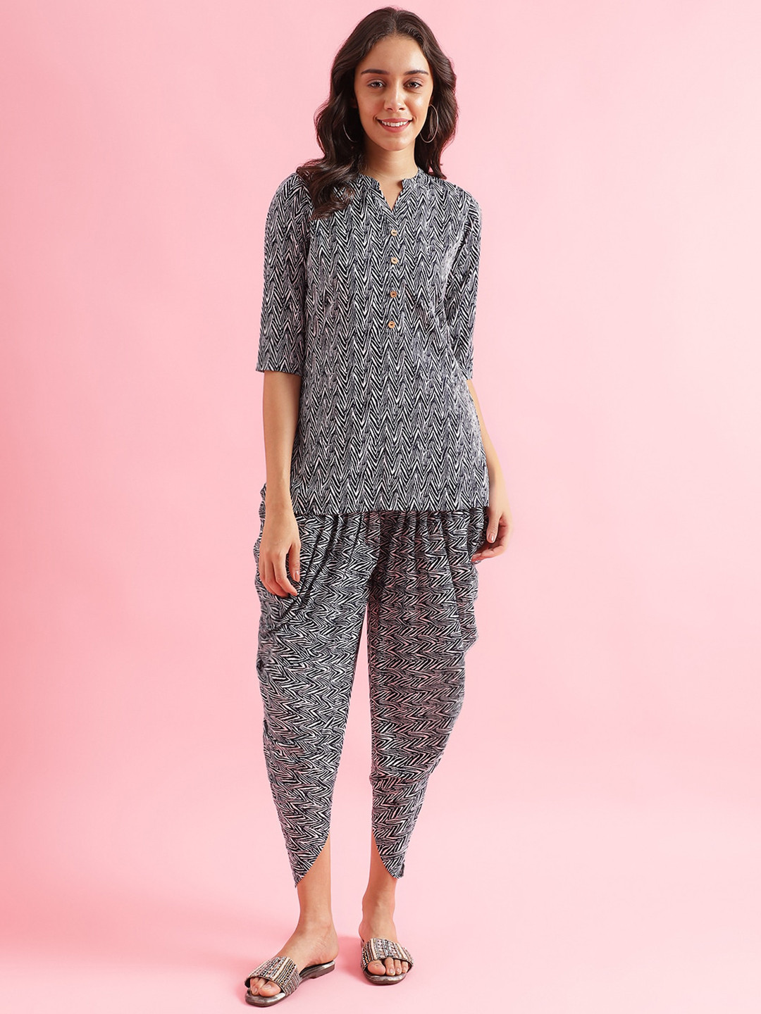 

J Turritopsis Chevron Printed Regular Kurti With Dhoti Pants, Blue