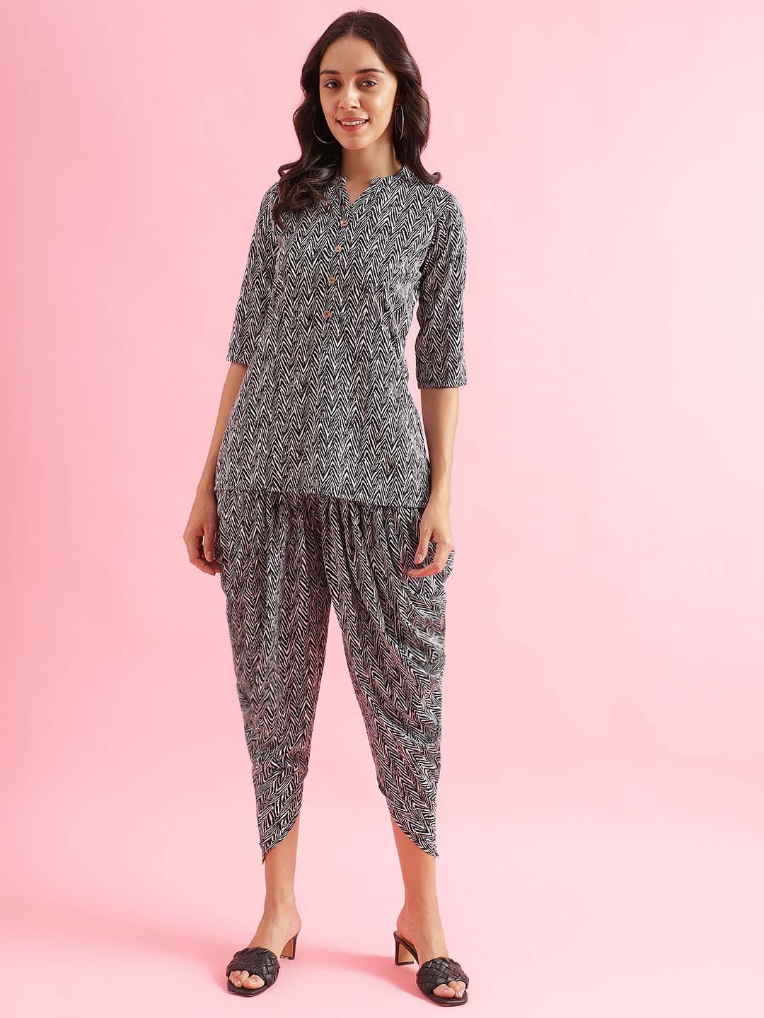 

J Turritopsis Chevron Printed Regular Kurti With Dhoti Pants, Black