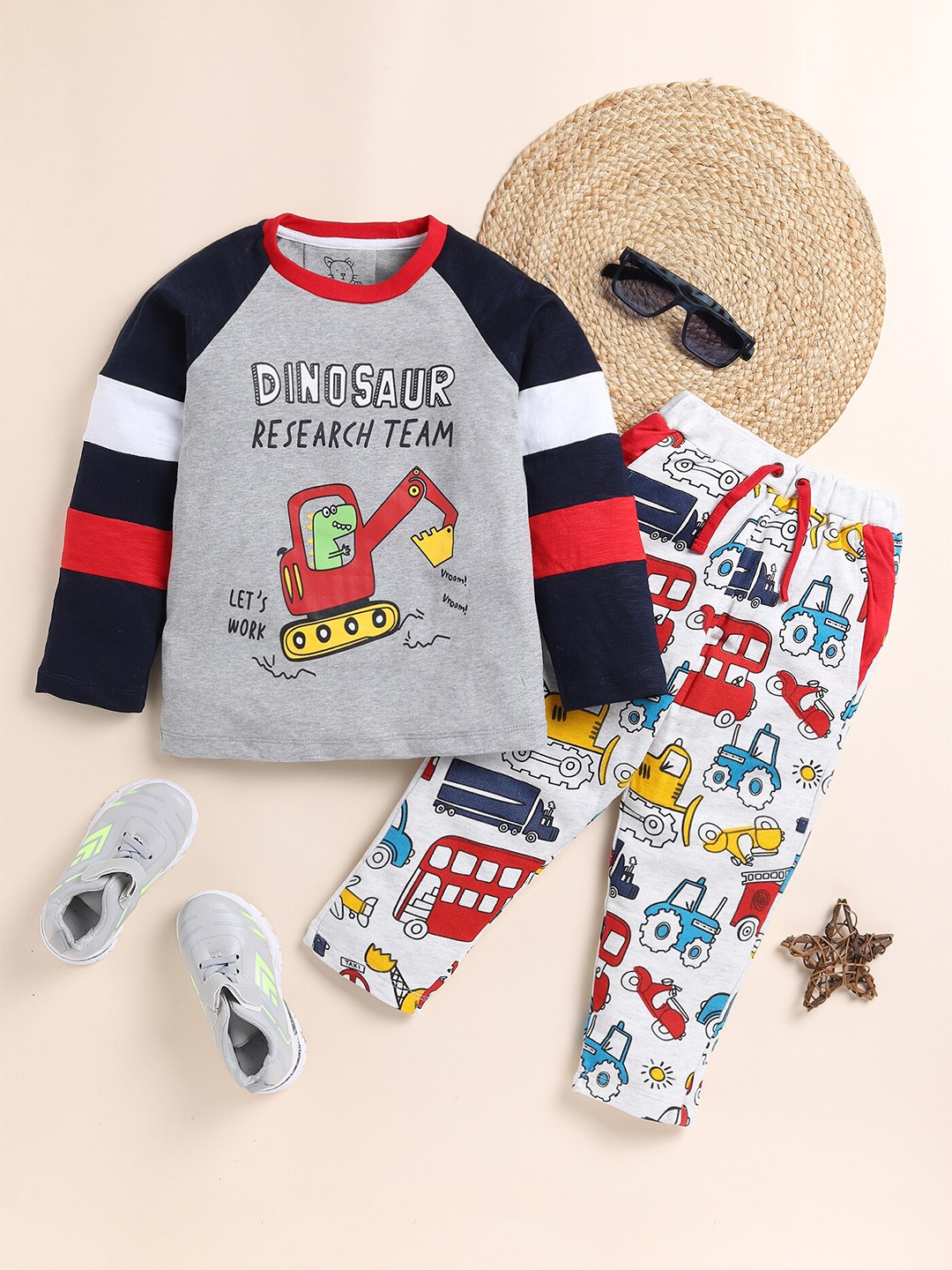 

YK Boys Printed Pure Cotton T-shirt With Trousers, Grey