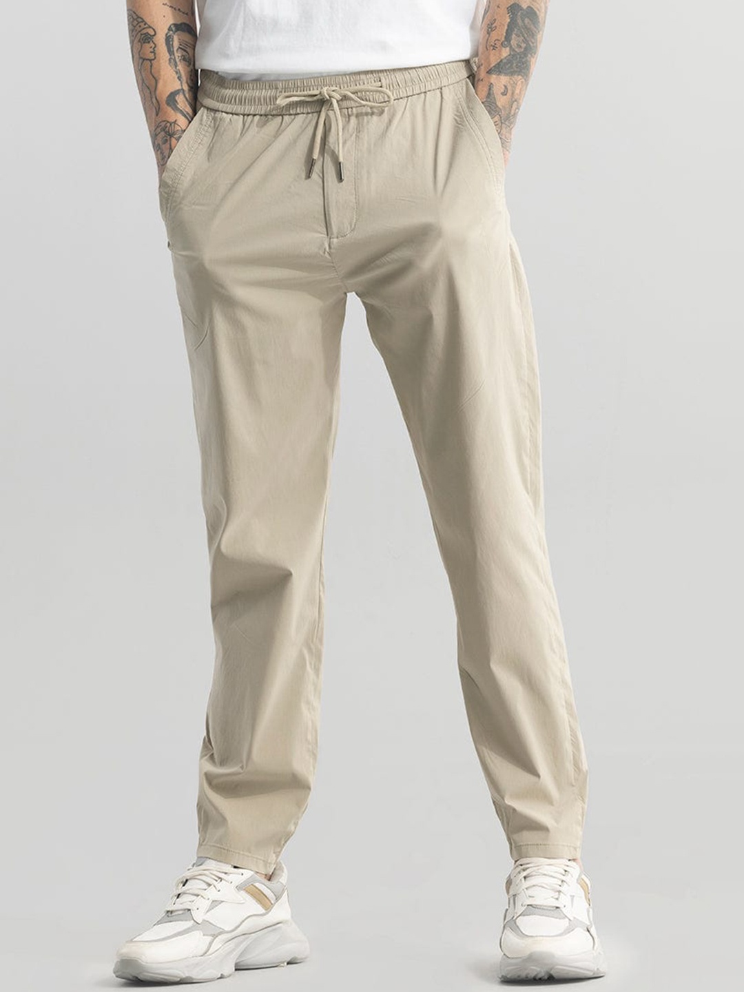 

Snitch Men Smart Tapered Fit High-Rise Trousers, Beige