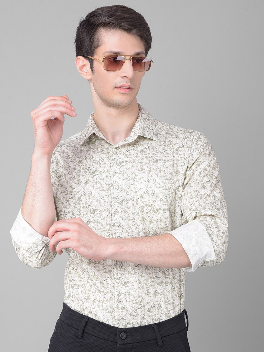 

Crimsoune Club Slim Fit Abstract Printed Opaque Pure Cotton Casual Shirt, Olive