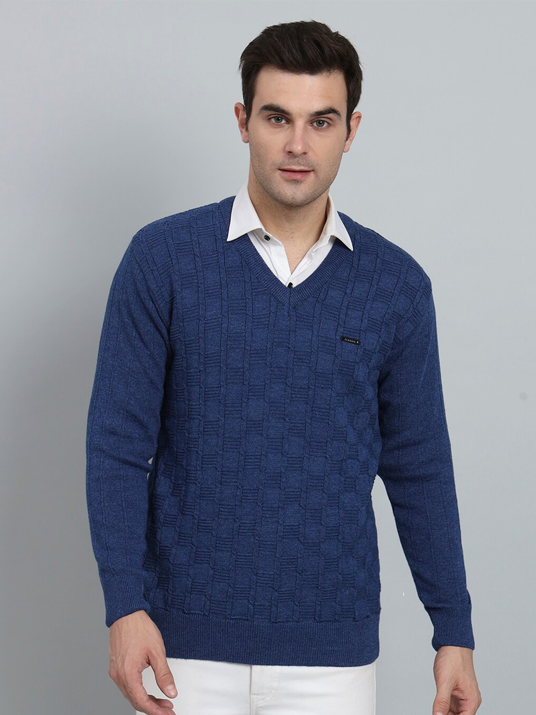 

eWools Geometric Self Design V-Neck Woollen Pullover, Navy blue
