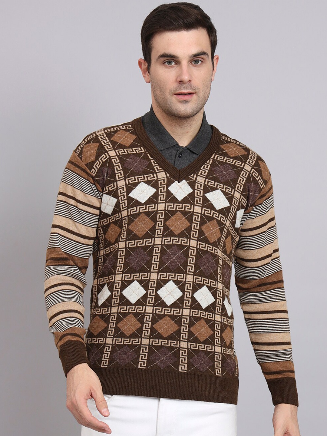 

eWools Geometric Self Design V-Neck Woollen Pullover, Brown
