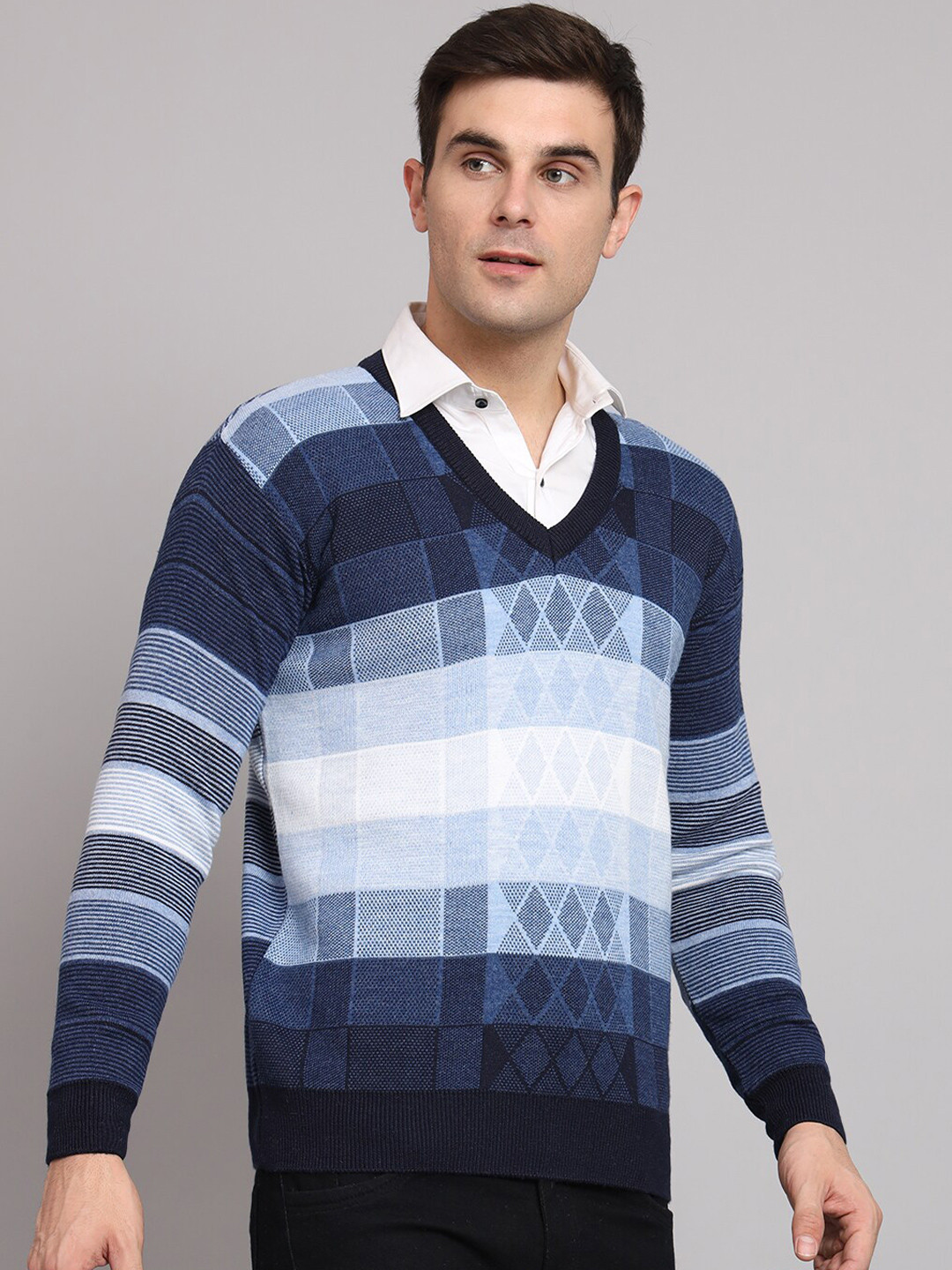 

eWools Geometric Printed V-Neck Long Sleeves Wool Pullover Sweater, Blue