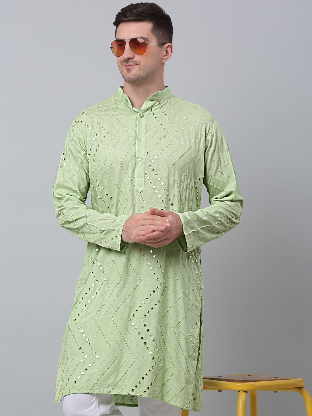 

Jompers Mandarin Collar Embroidered Mirror Work Pure Cotton Kurta, Green