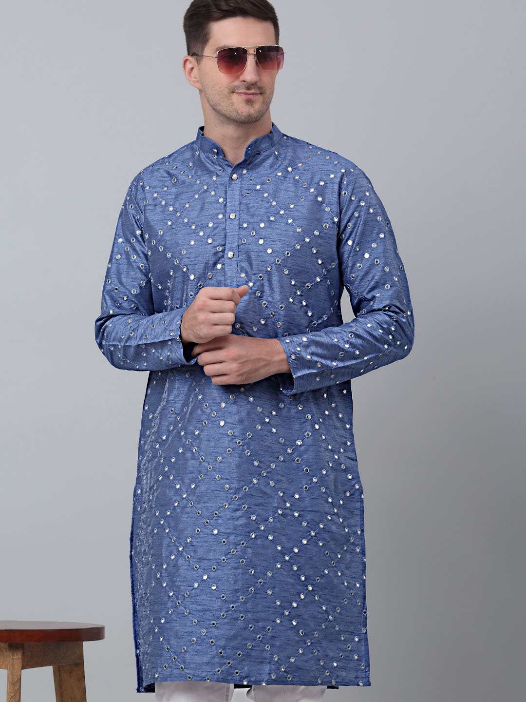 

Jompers Mandarin Collar Mirror Work Pure Silk Kurta, Grey