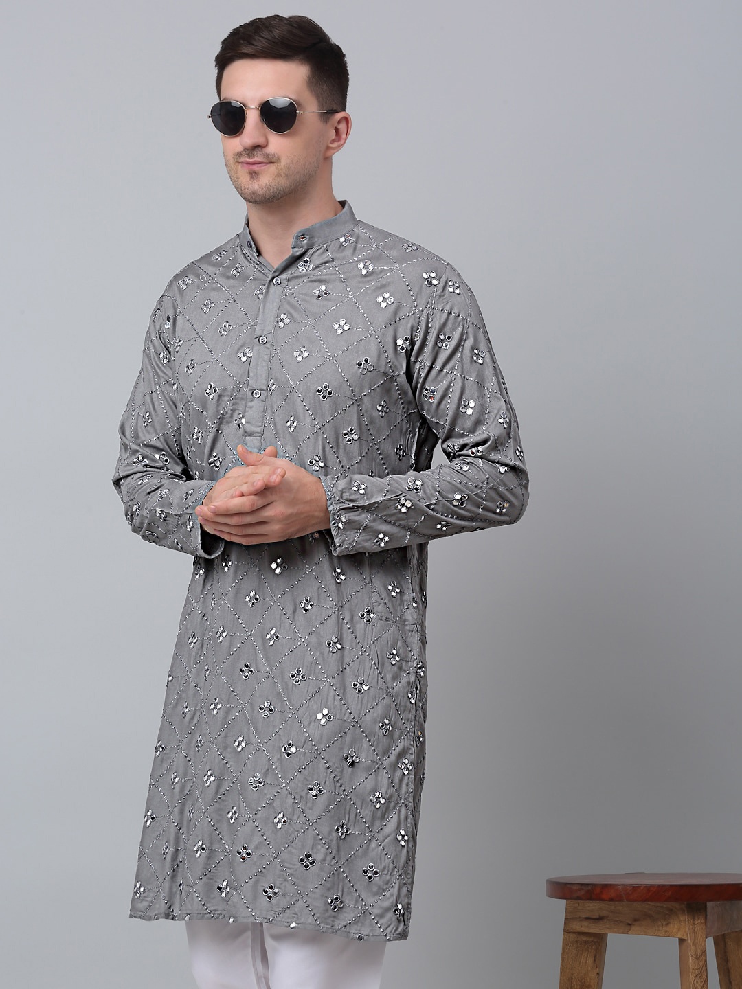 

Jompers Mandarin Collar Embroidered Mirror Work Pure Cotton Kurta, Grey