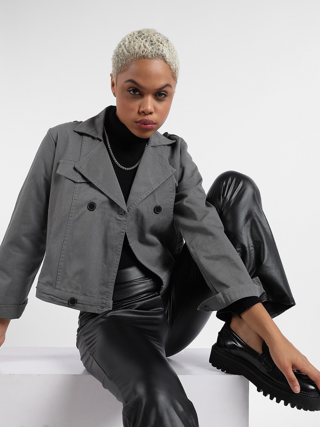 

Campus Sutra Lapel Collar Windcheater Cotton Tailored Jacket, Grey