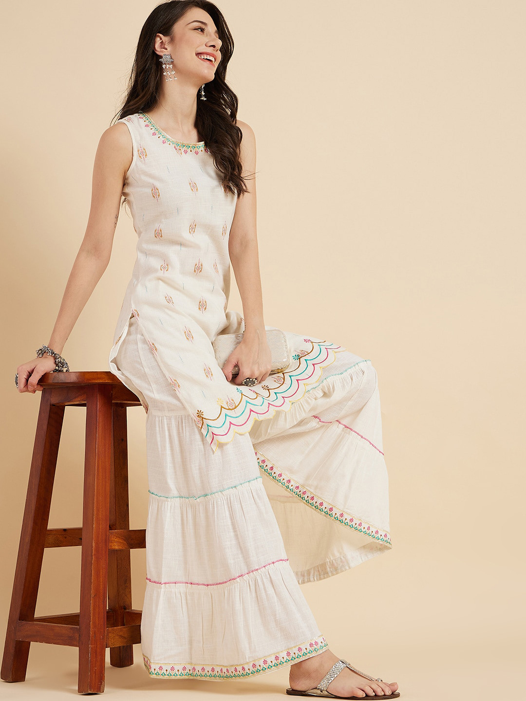 

Sangria White Floral Embroidered Pure Cotton Regular Sequinned Kurta With Sharara