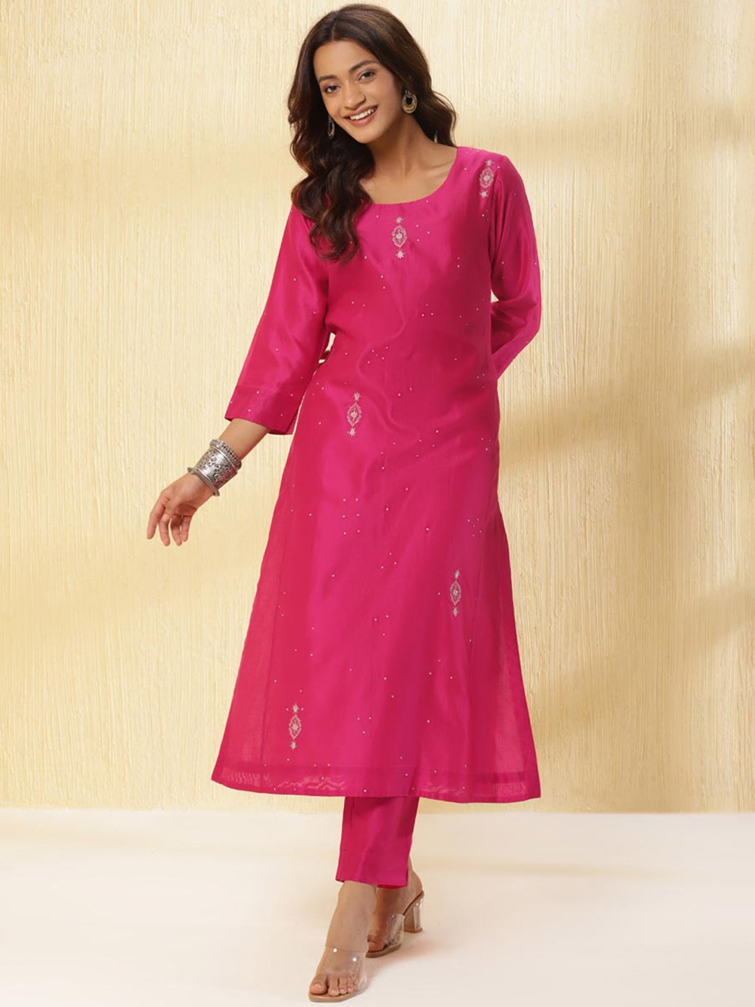 

Fabindia Floral Embroidered Regular Kurta with Trousers, Magenta