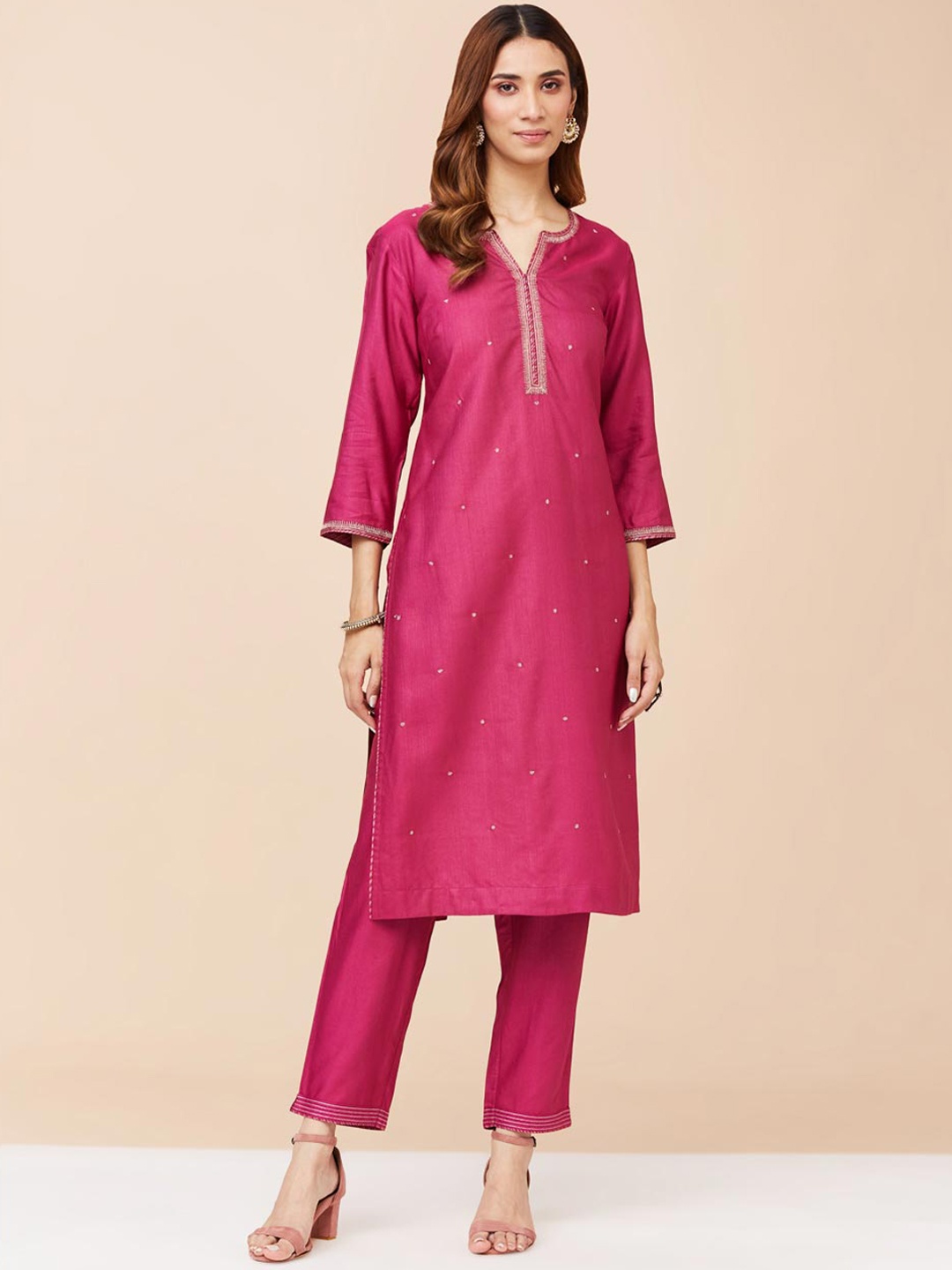 

Fabindia Ethnic Motifs Embroidered Regular Kurta with Trousers, Magenta