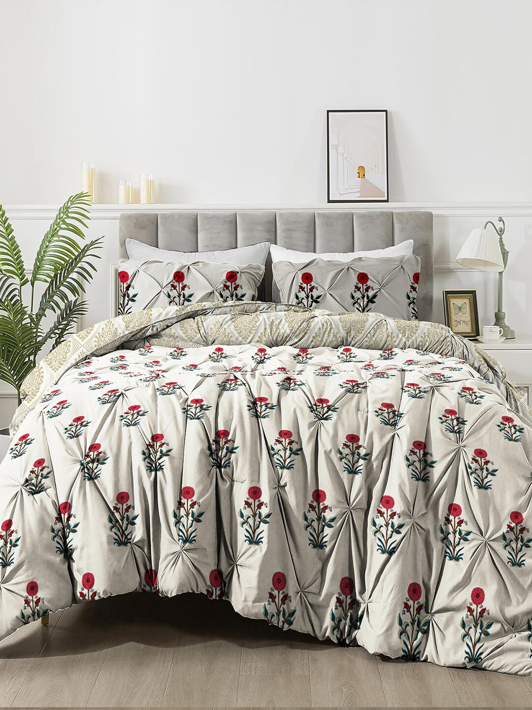 

The White Moss Hannah Reversible Print Pinch Pleat Winter Comforter With Pillow Cover, Off white