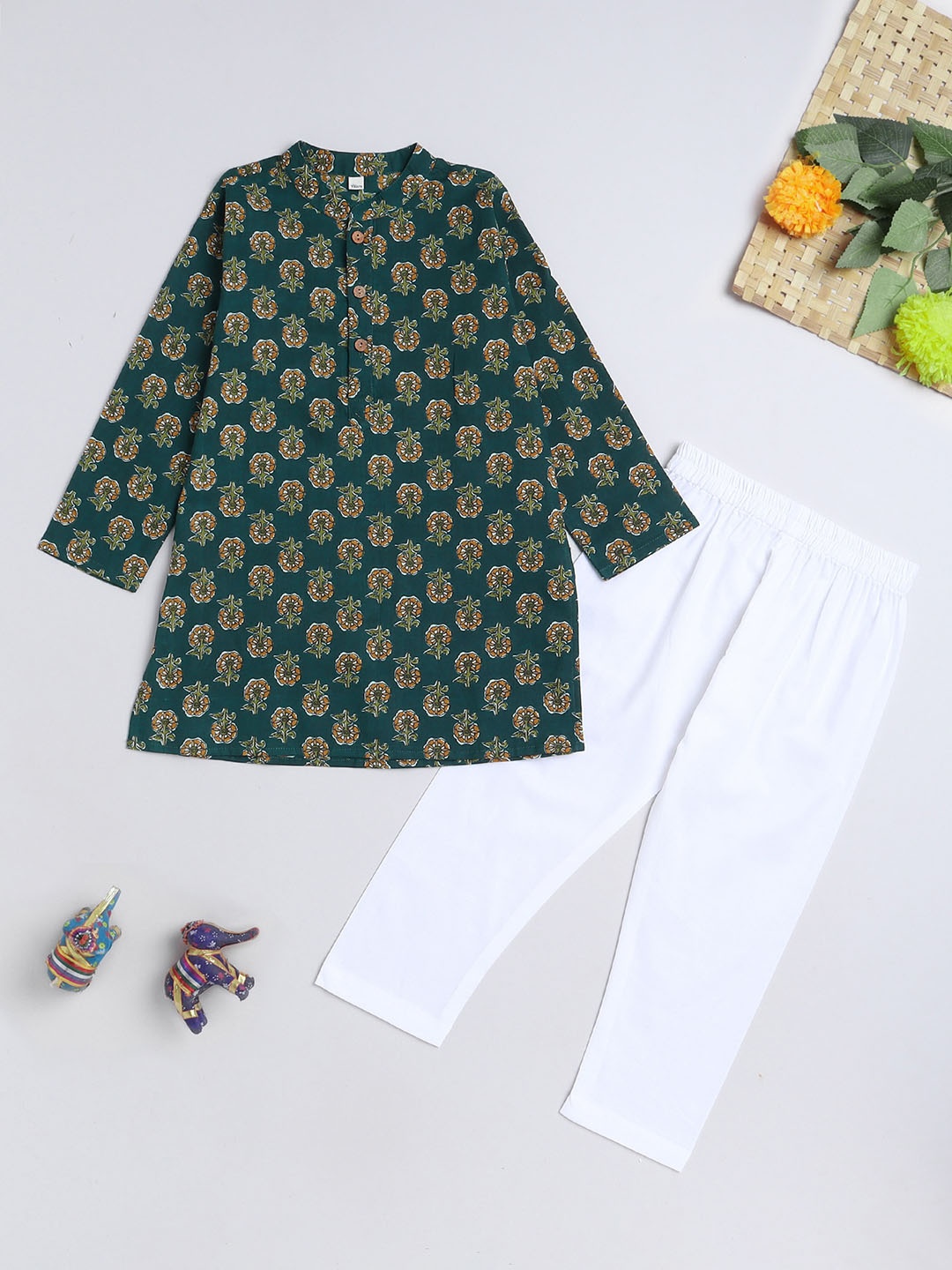 

The Magic Wand Boys Ethnic Motifs Printed Mandarin Collar Pure Cotton Kurta with Pyjamas, Teal