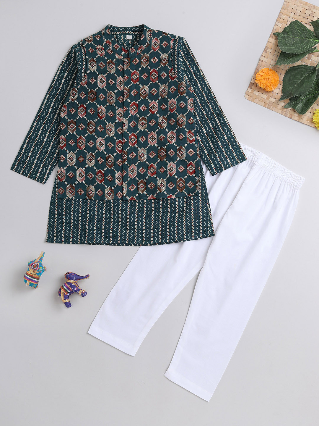 

The Magic Wand Boys Striped Mandarin Collar Pure Cotton Kurta With Pyjamas & Nehru Jacket, Teal