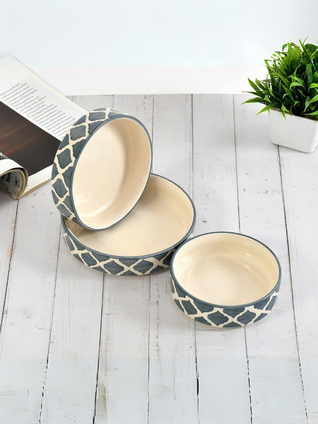 

CLIO'S HERITAGE STORE Green & Cream 3 Pieces Printed Ceramic Matte Bowls