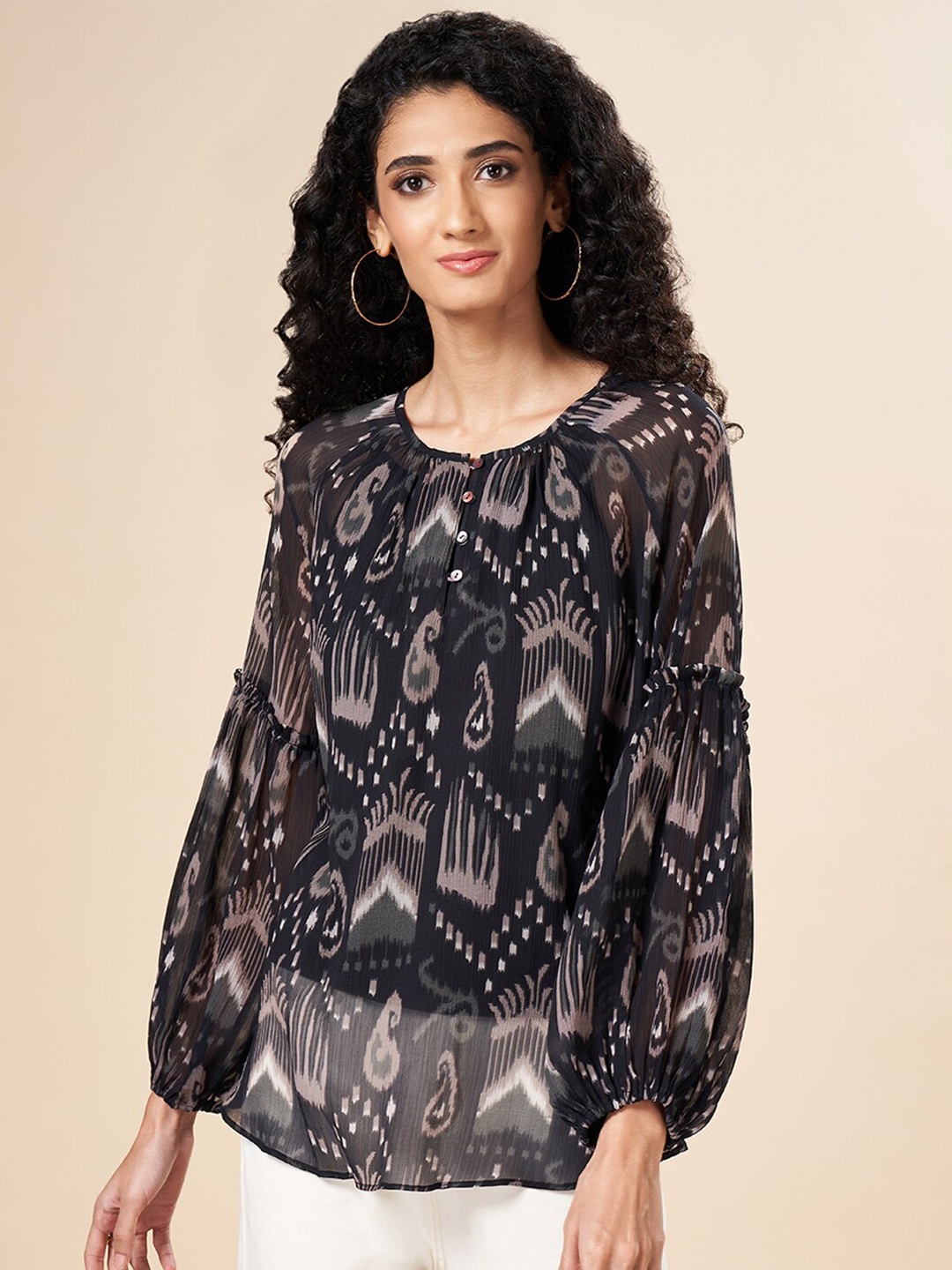 

Marigold Lane Geometric Printed Cuffed Sleeves Chiffon Top, Black