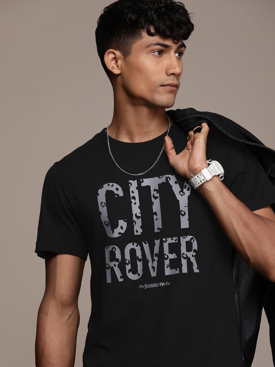 

Roadster Men Typography Printed Pure Cotton T-shirt, Black