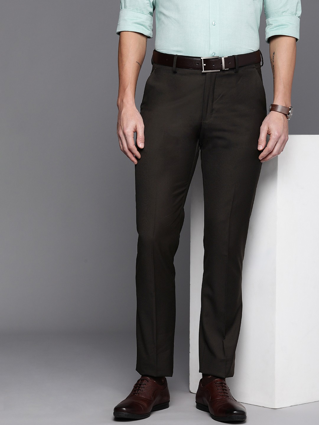 

Louis Philippe Men Slim Fit Formal Trousers, Brown