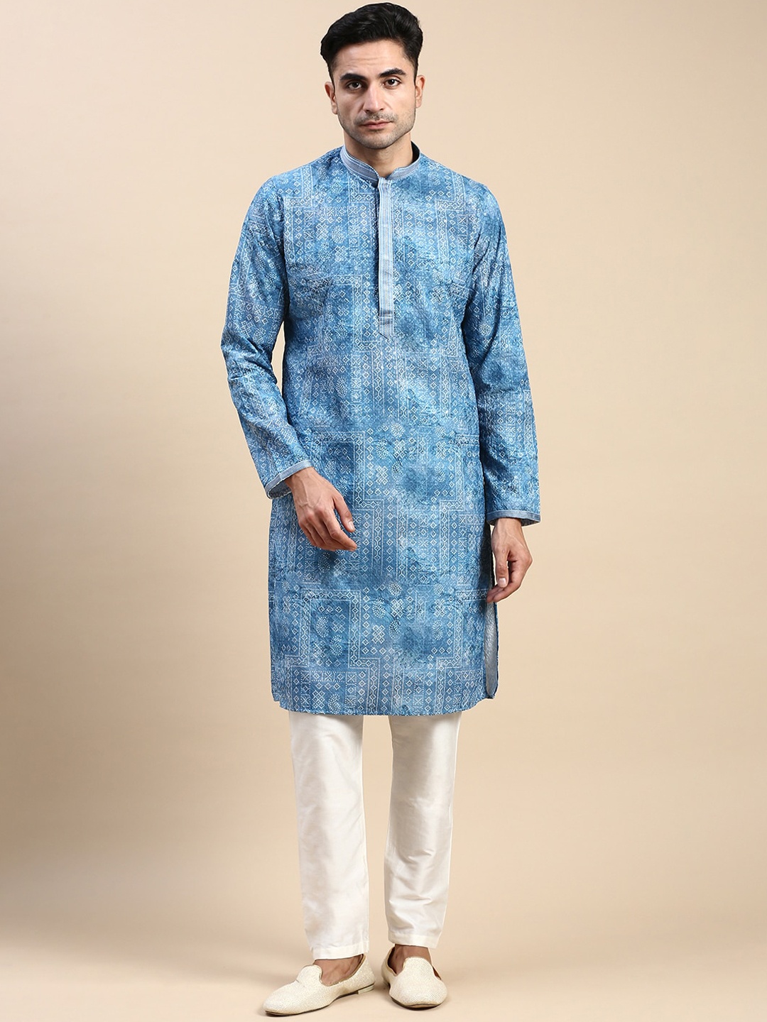 

Rishika Bandhani Printed Thread Work Kurta with Pyjamas, Blue
