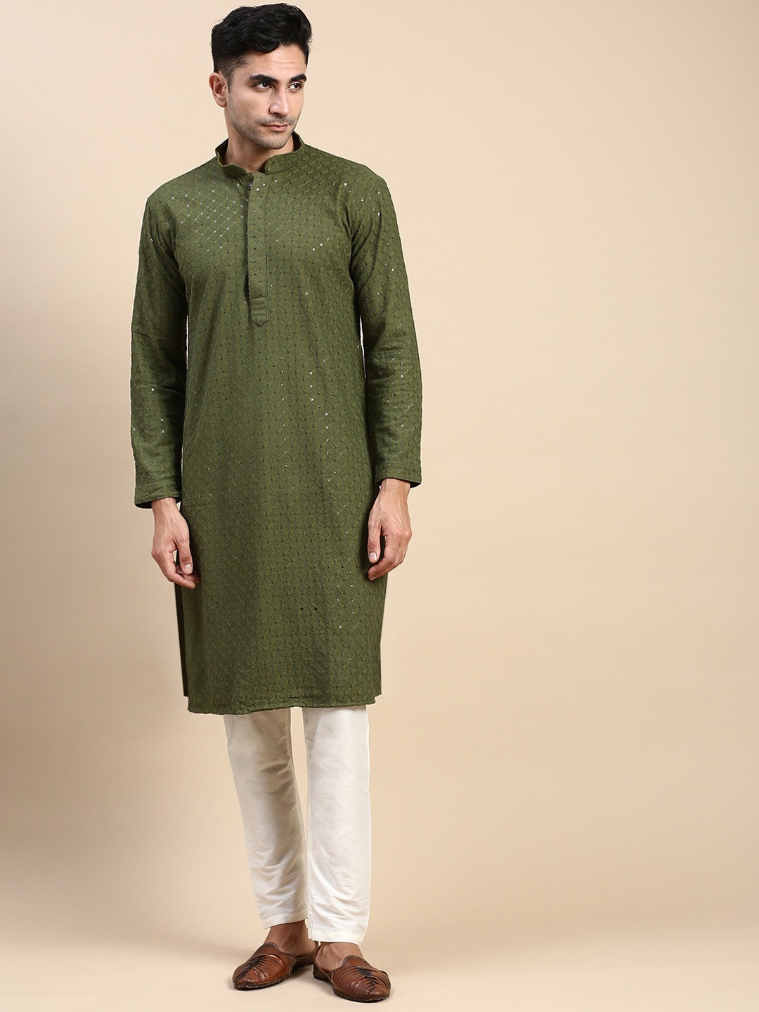 

Rishika Geometric Embroidered Regular Sequinned Kurta With Pyjama, Green