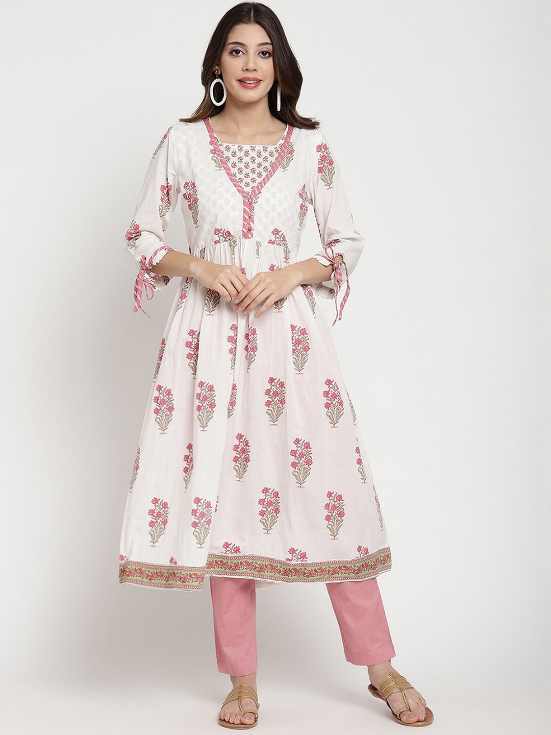 

SAVI Ethnic Motifs Printed Gotta Patti Cotton Straight Kurta, White