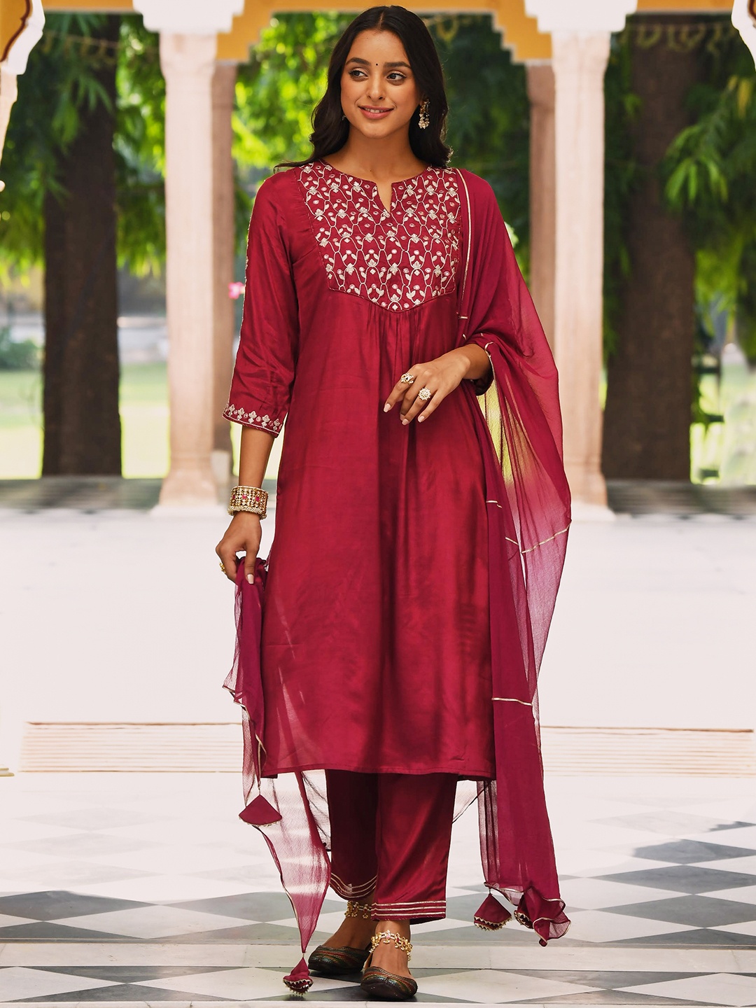 

SAVI Embroidered Kurta & Trousers Set With Dupatta, Burgundy