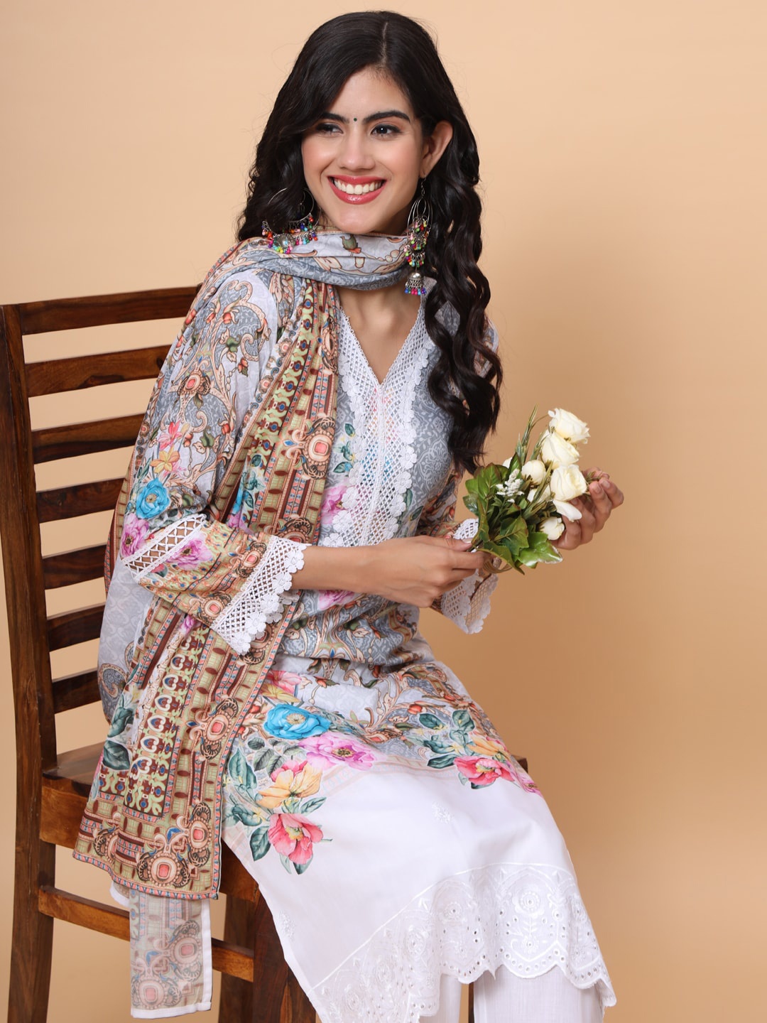 

all about you White Floral Printed V-Neck Regular Kurta With Trousers & Dupatta