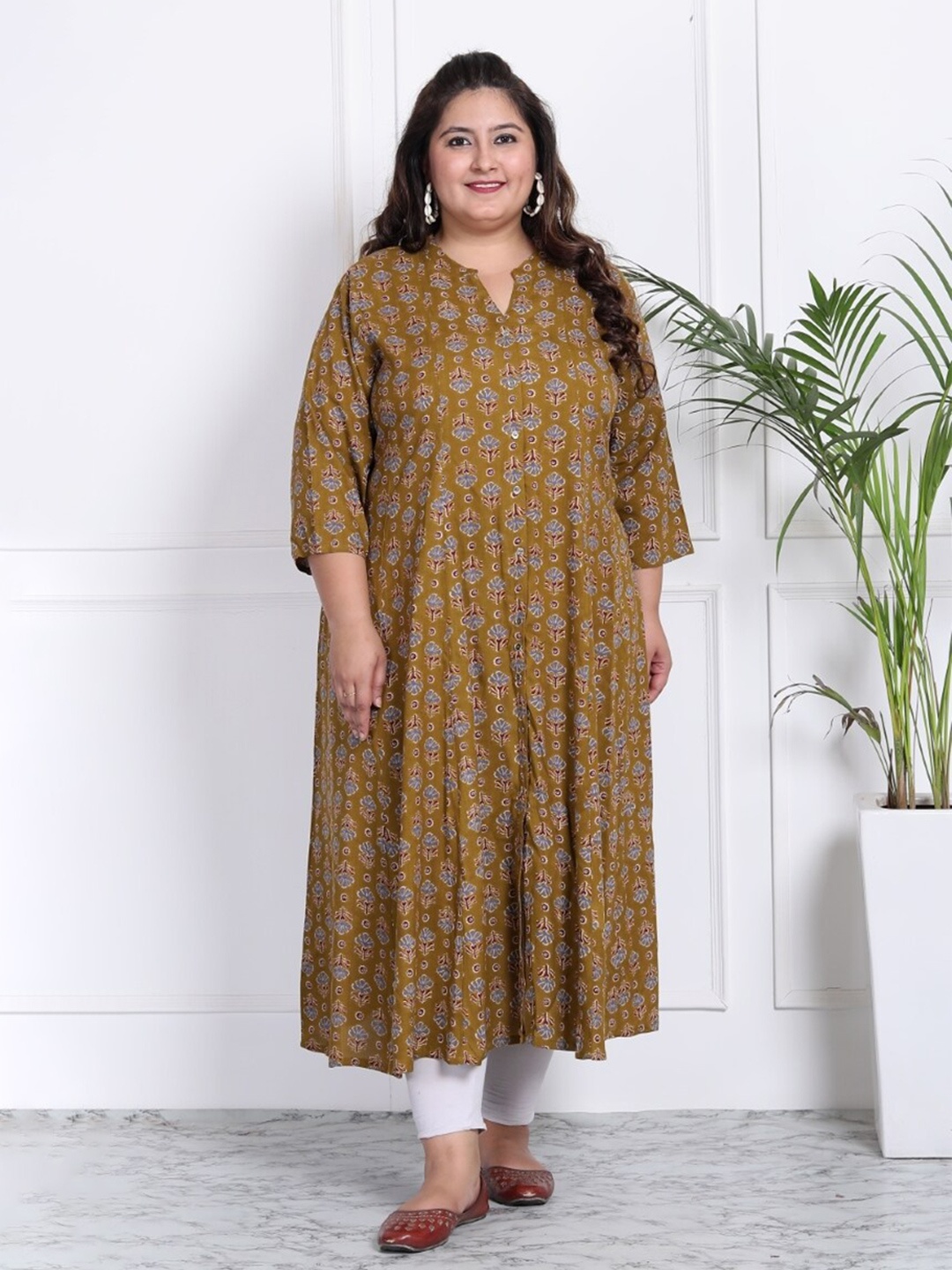 

Swasti Plus Size Floral Printed Mandarin Collar Anarkali Kurta, Mustard