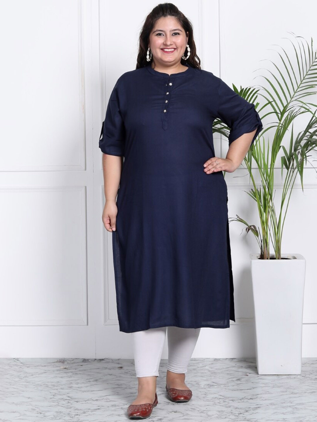 

Swasti Plus Size Mandarin Collar Straight Kurta, Blue