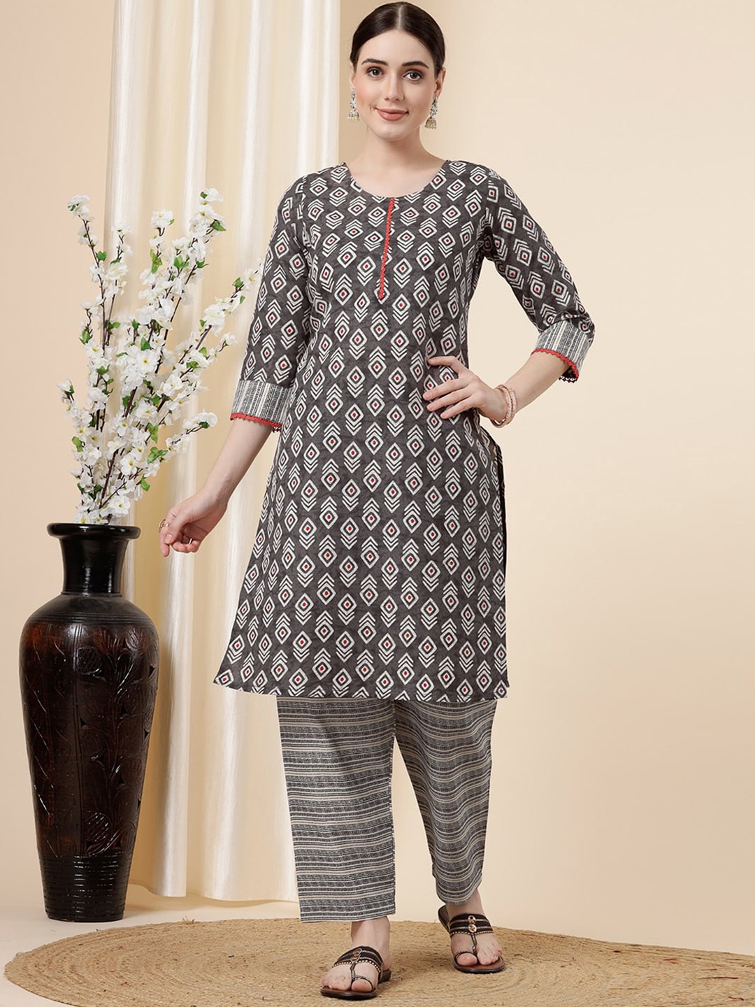 

KALINI Geometric Printed Straight Kurta with Trouser, Grey