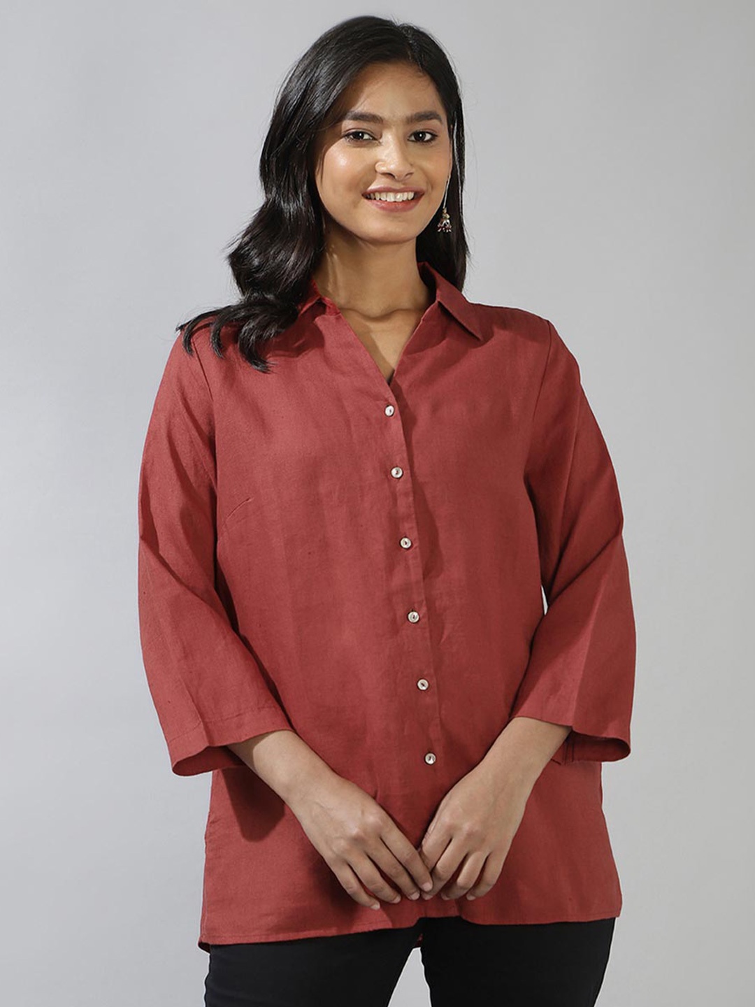 

Fabindia Spread Collar Line Casual Shirt, Red