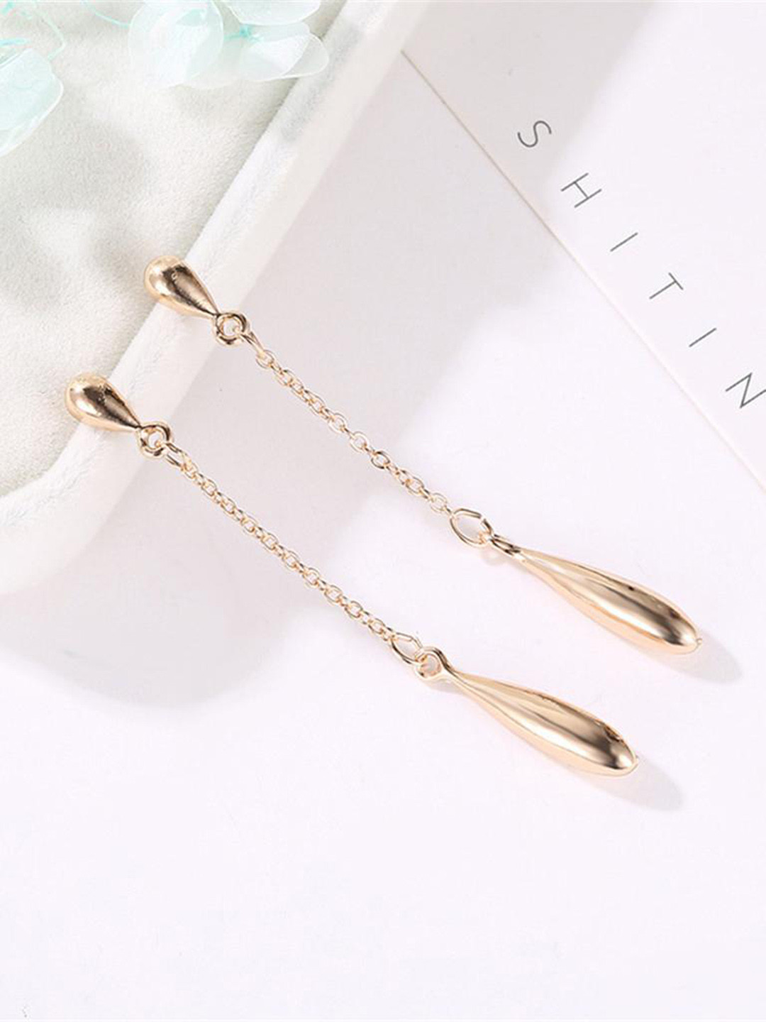 

Lyla Contemporary Drop Earrings, Na