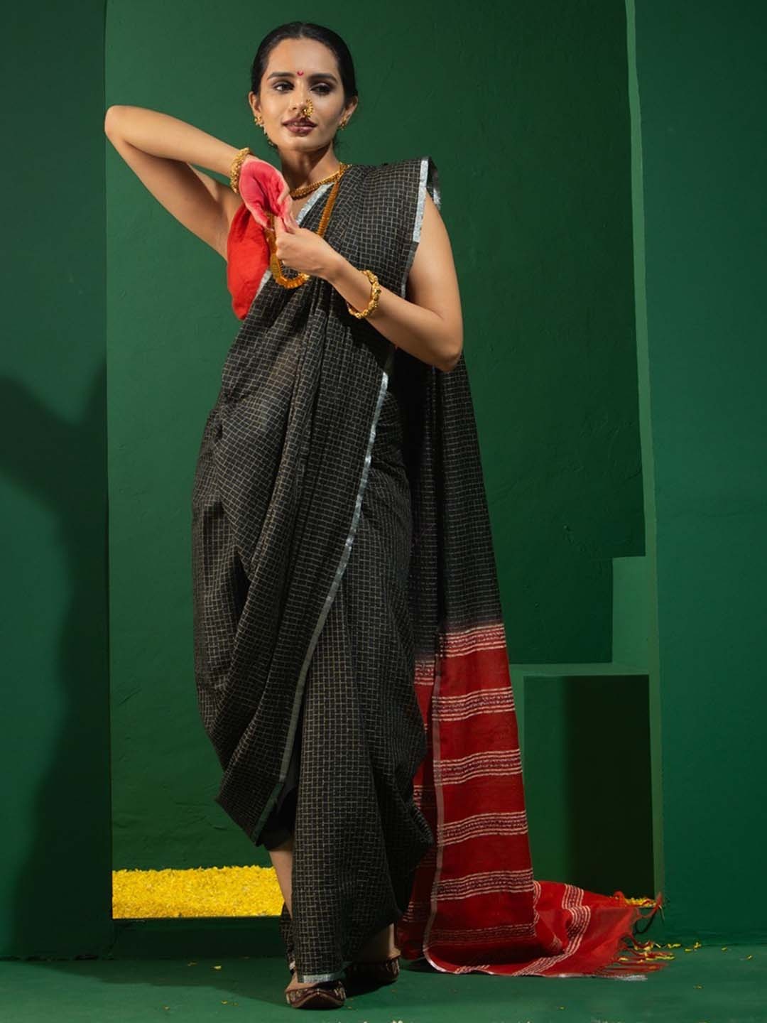 

Triyah Checked Banarasi Saree, Black