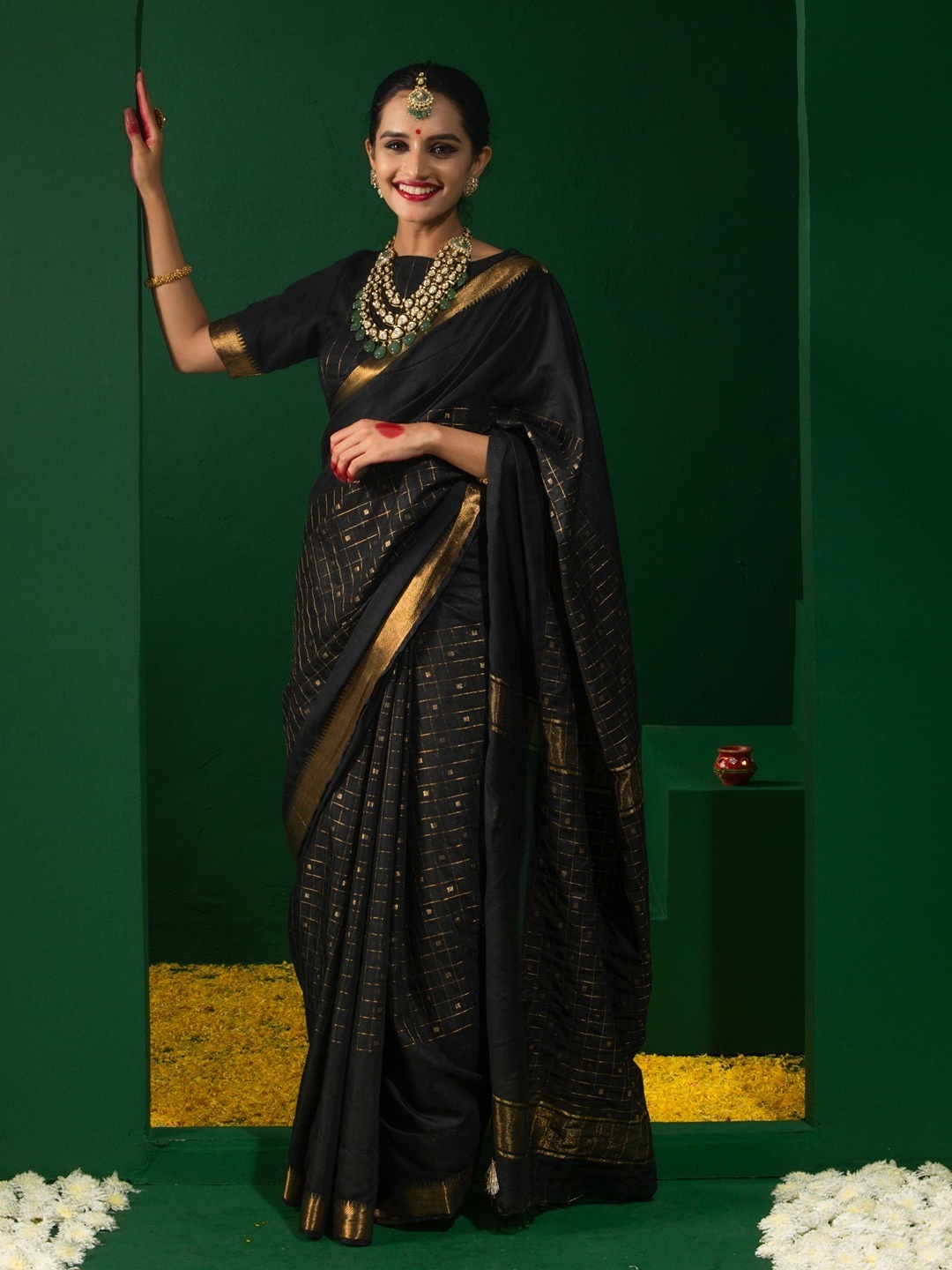 

Triyah Geometric Woven Design Banarasi Saree, Pink