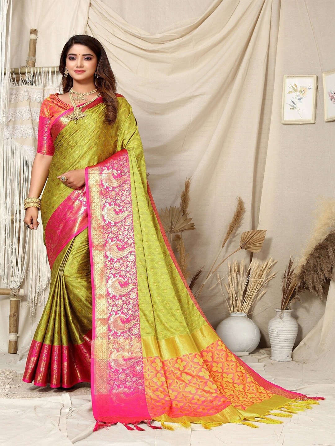 

APNISHA Woven Design Zari Pure Silk Banarasi Saree, Yellow