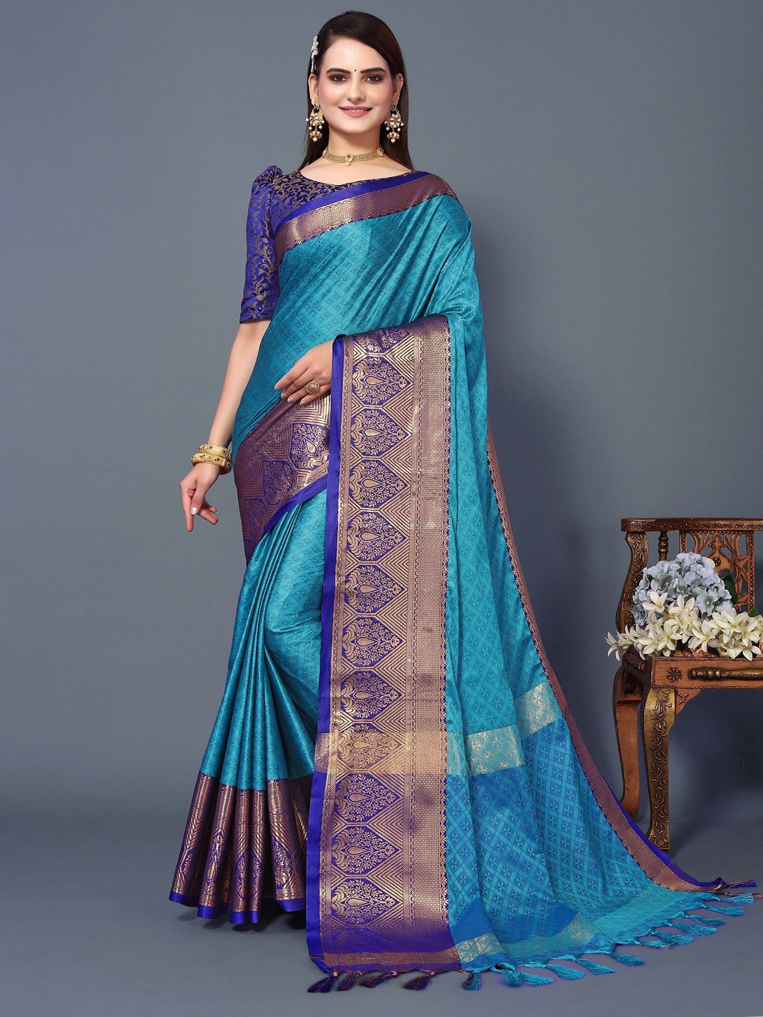 

APNISHA Ethnic Motifs Woven Design Zari Silk Cotton Banarasi Saree, Turquoise blue