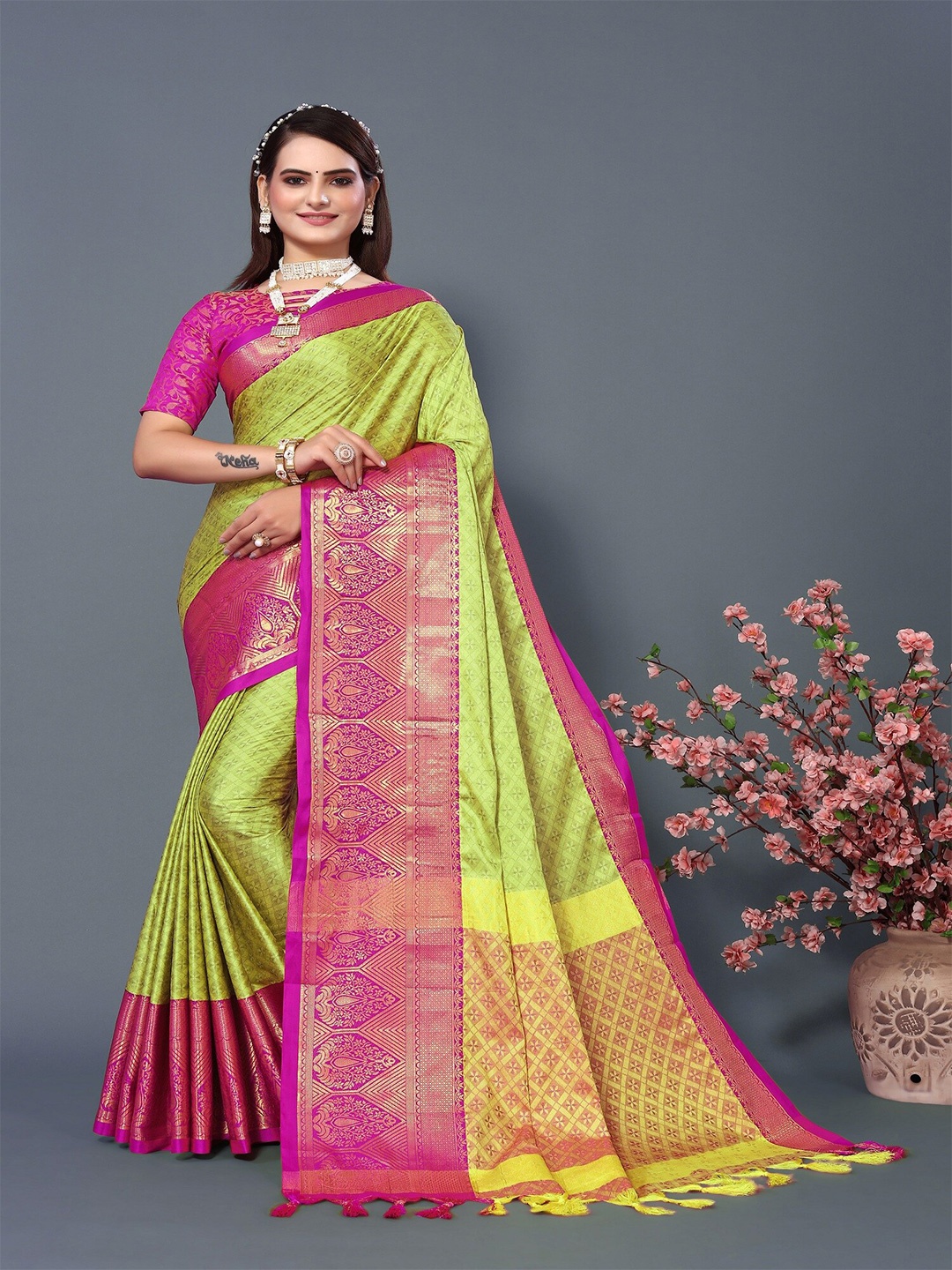 

APNISHA Ethnic Motifs Woven Design Jacquard Zari Pure Silk Banarasi Saree, Pink