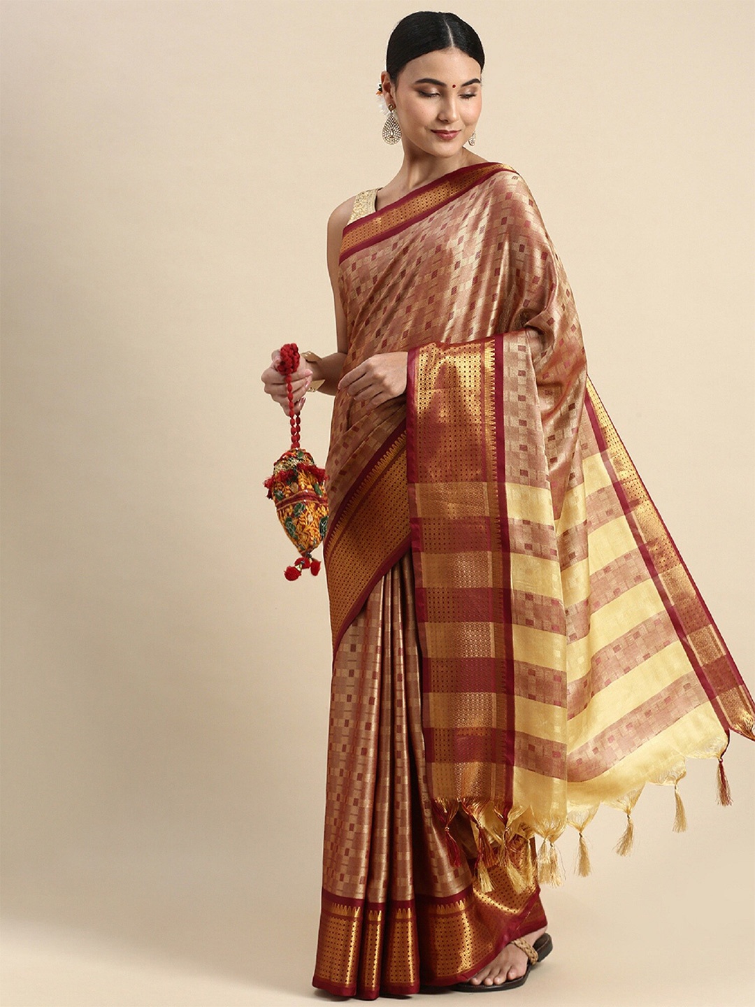 

APNISHA Checked Zari Silk Cotton Banarasi Saree, Brown