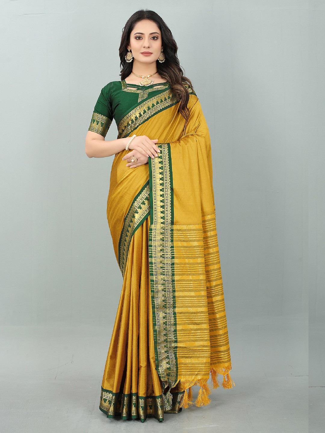 

APNISHA Striped Zari Silk Cotton Banarasi Saree, Green
