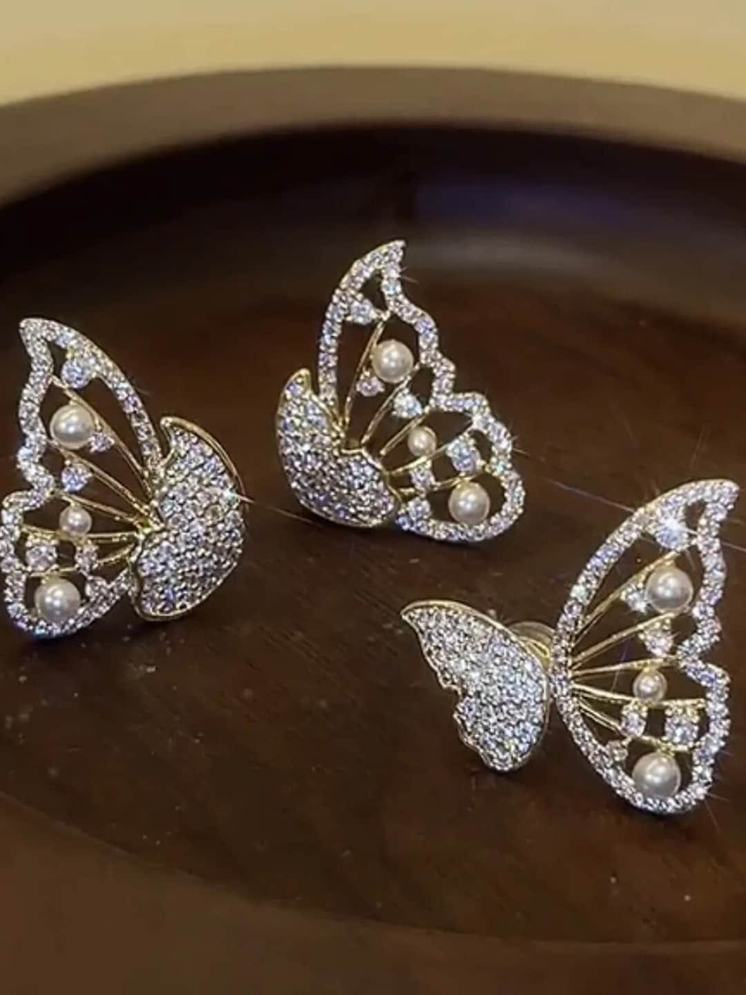 

VAGHBHATT Gold-Plated Stone-Studded Butterfly Earrings