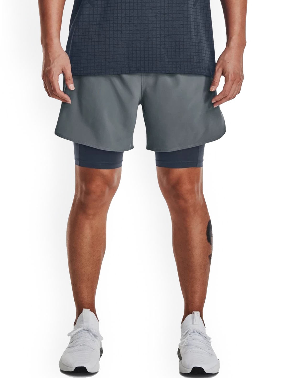 

UNDER ARMOUR Men Slim-Fit Peak Woven 2-In-1 Sports Shorts, Grey