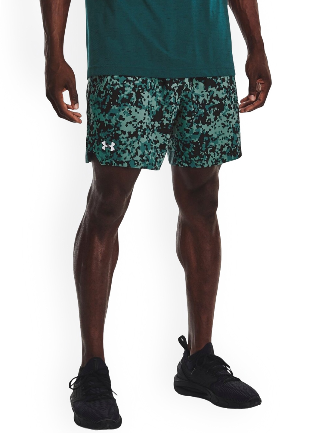 

UNDER ARMOUR Vanish Woven 6" Men Abstract Printed Slim-Fit Shorts, Green