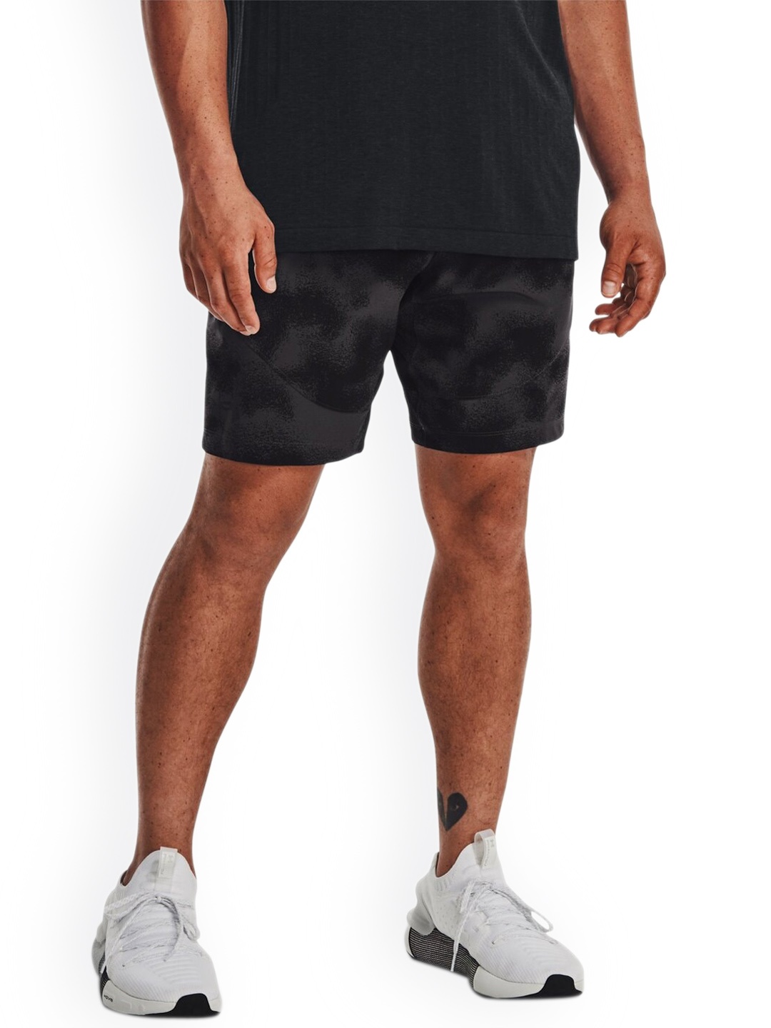 

UNDER ARMOUR Men Printed Slim-Fit Shorts, Grey