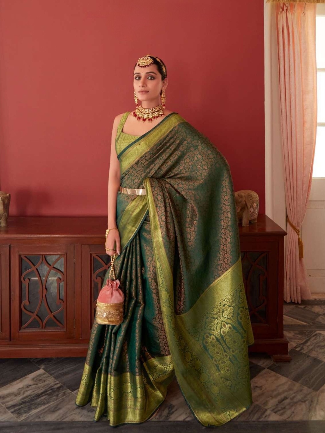 

MAGMINA Woven Design Zari Pure Silk Banarasi Saree, Green