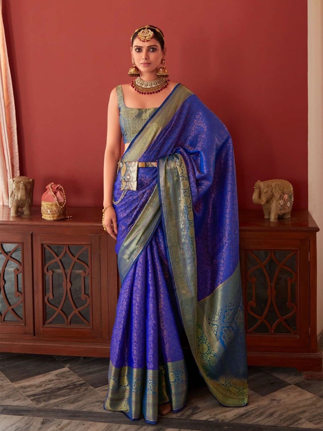 

MAGMINA Floral Woven Design Zari Pure Silk Banarasi Saree, Blue