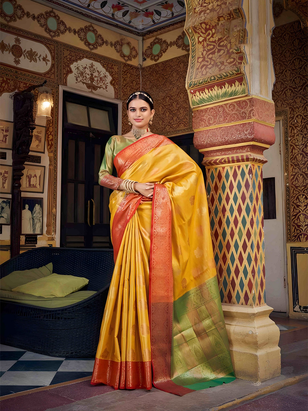 

MAGMINA Ethnic Motifs Woven Design Zari Pure Silk Kanjeevaram Saree, Yellow