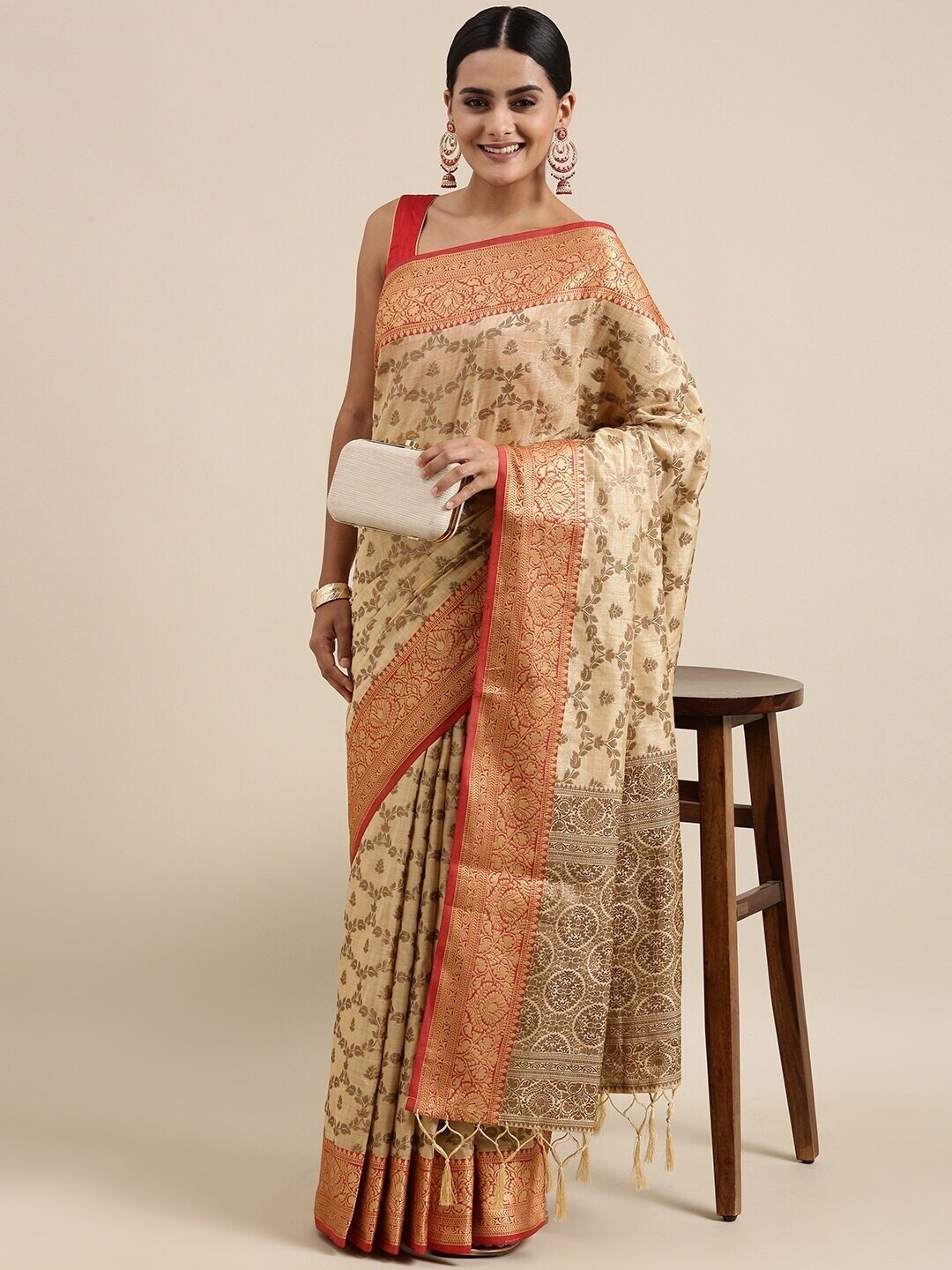 

MAGMINA Ethnic Motifs Woven Design Zari Pure Silk Kanjeevaram Saree, Off white