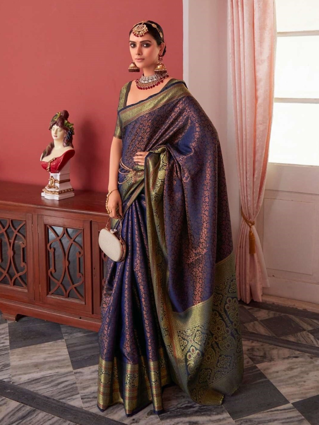 

MAGMINA Ethnic Motifs Woven Design Zari Pure Silk Kanjeevaram Saree, Blue