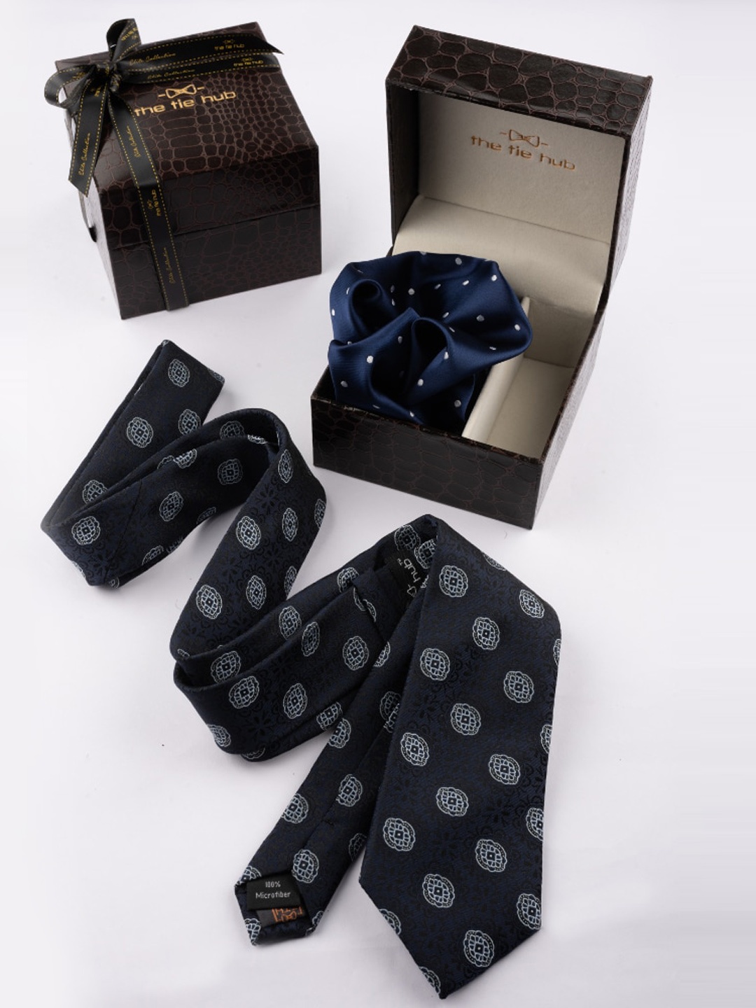 

The Tie Hub Men Floral Printed Necktie With Pocket Square Accessory Gift Set, Navy blue